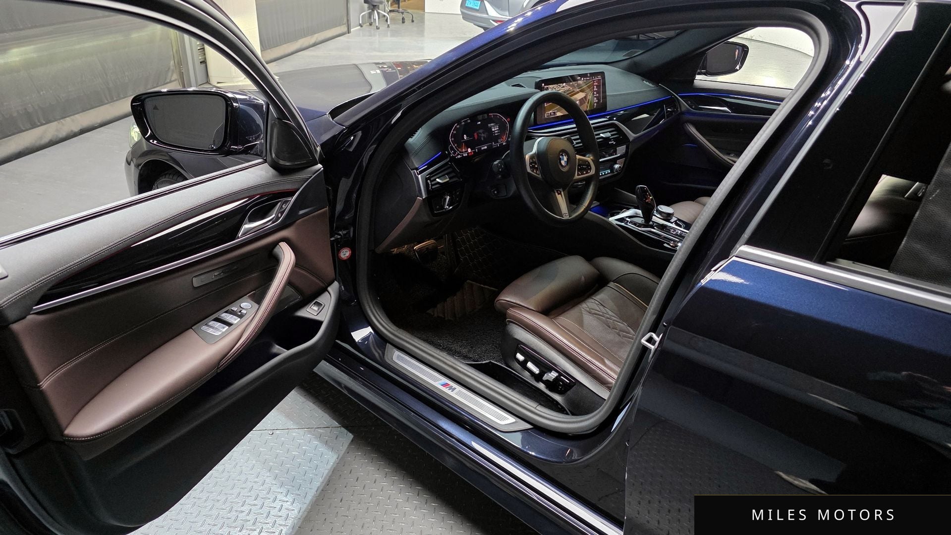 BMW 5 Series (G30) 2023 — миниатюра 10