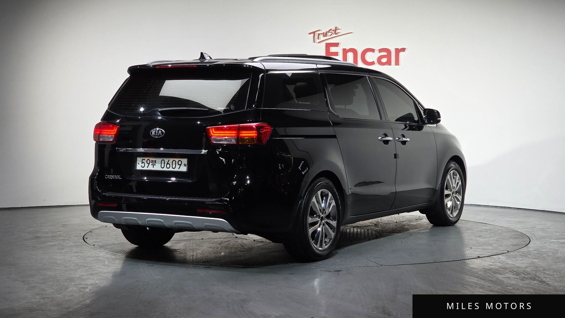 Kia Canival 2016 — миниатюра 2