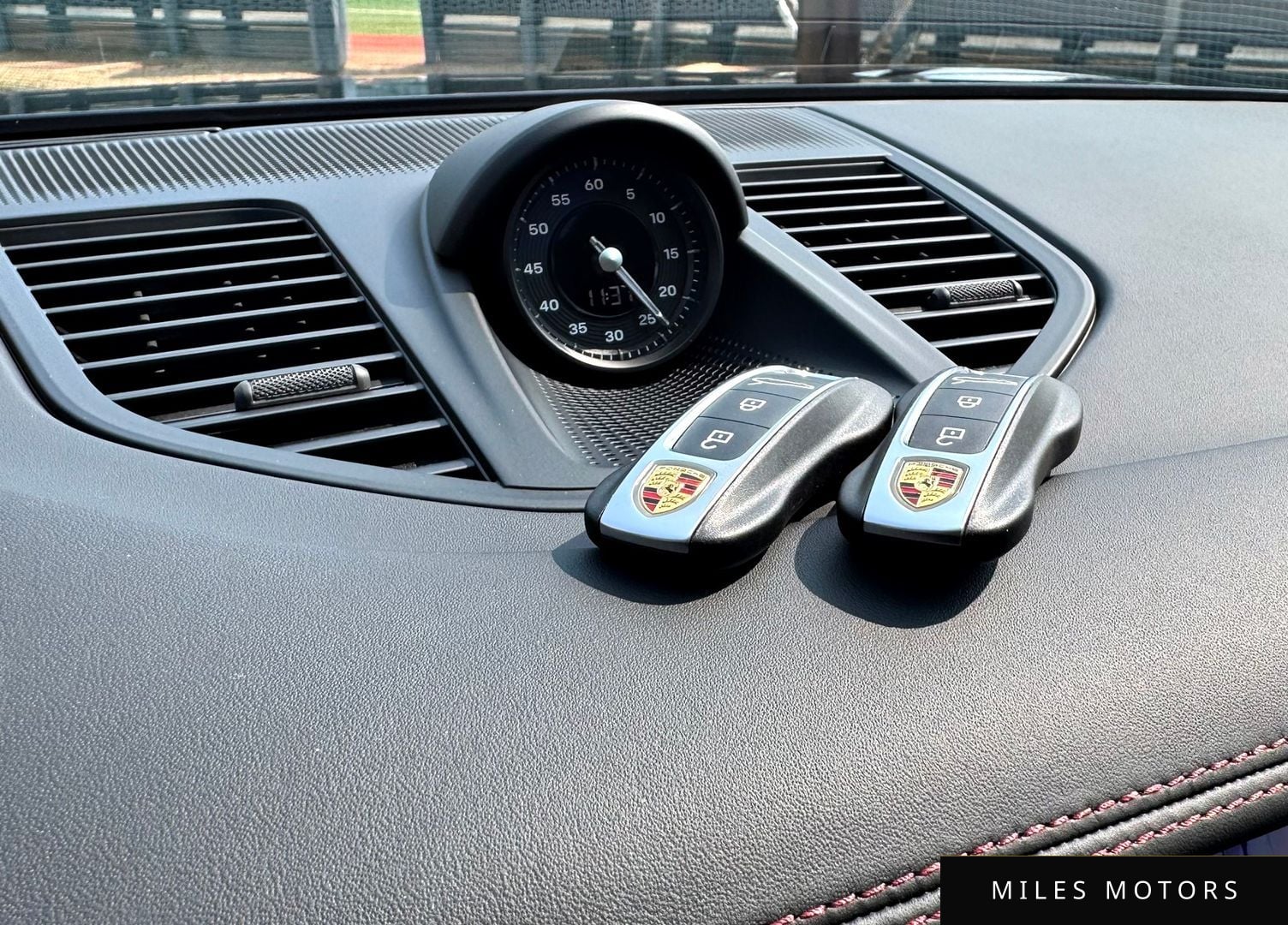 Porsche Panamera 2024 — миниатюра 10