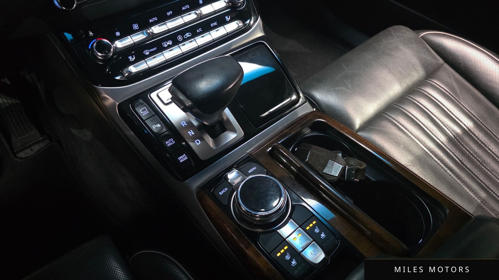 Genesis EQ900 2016 — миниатюра 9