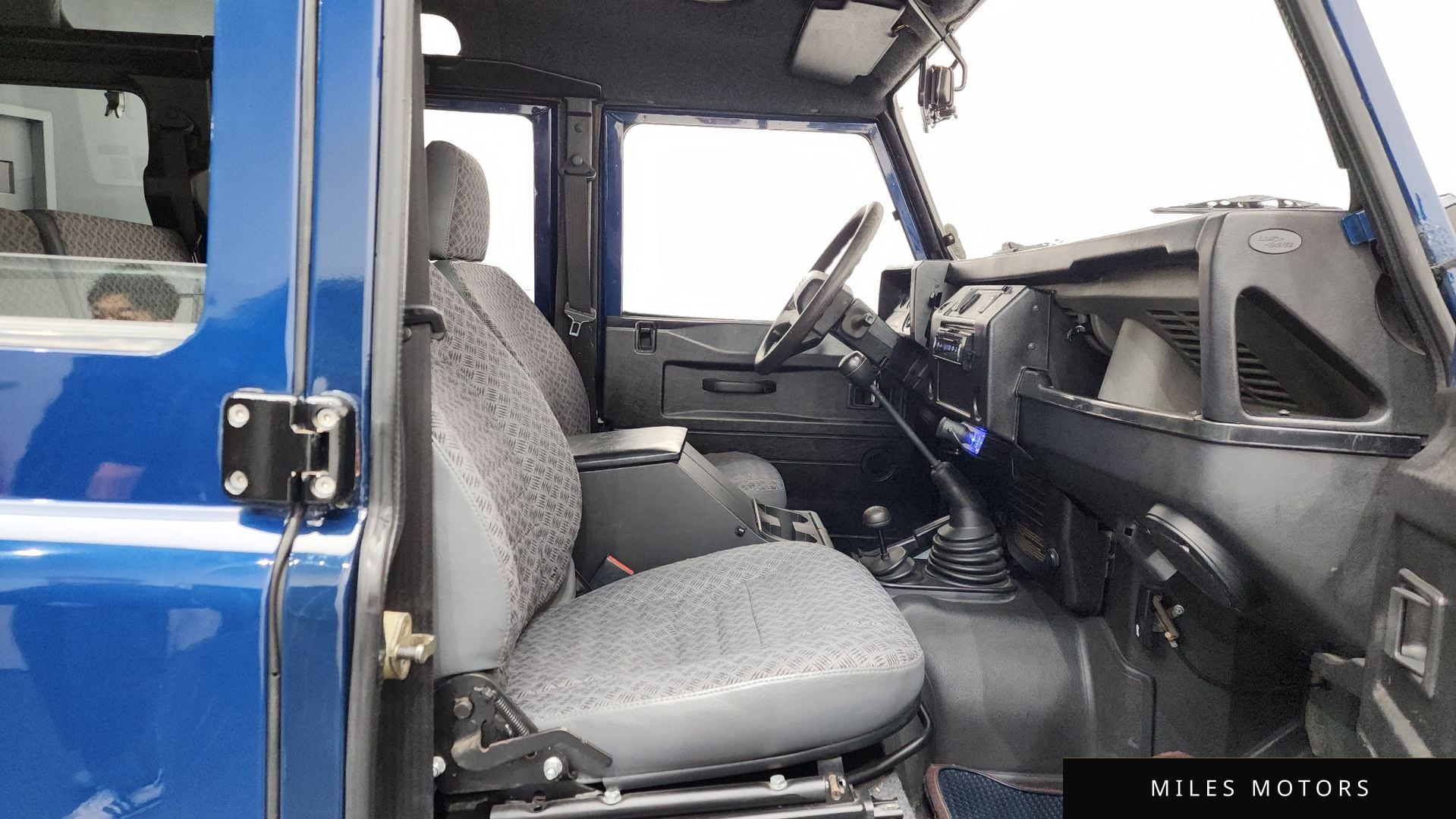 Land Rover Defender 2000 — миниатюра 11