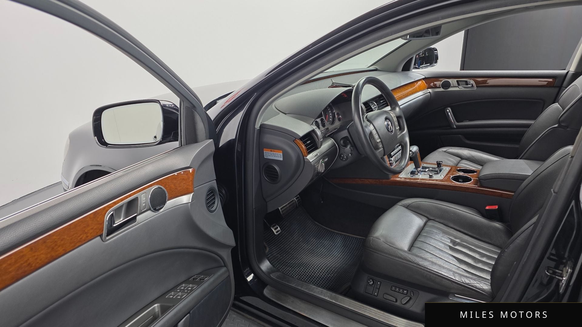 Volkswagen Phaeton 2012 — миниатюра 12