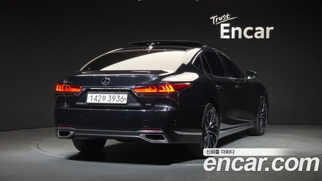 Лексус LS500 2021 — миниатюра 2