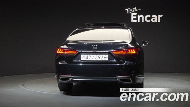 Лексус LS500 2021 — миниатюра 4