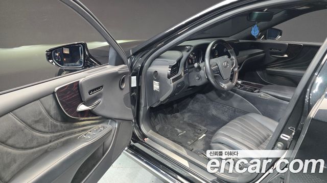 Лексус LS500 2021 — миниатюра 10