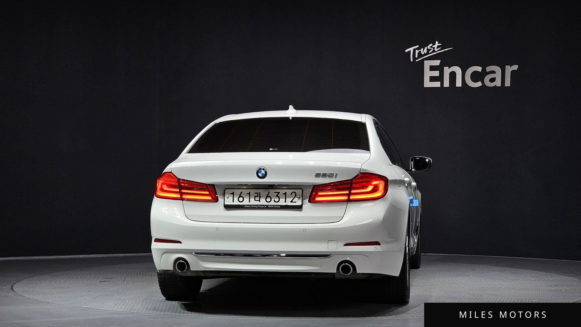 BMW 5 Series (G30) 2020 — миниатюра 4