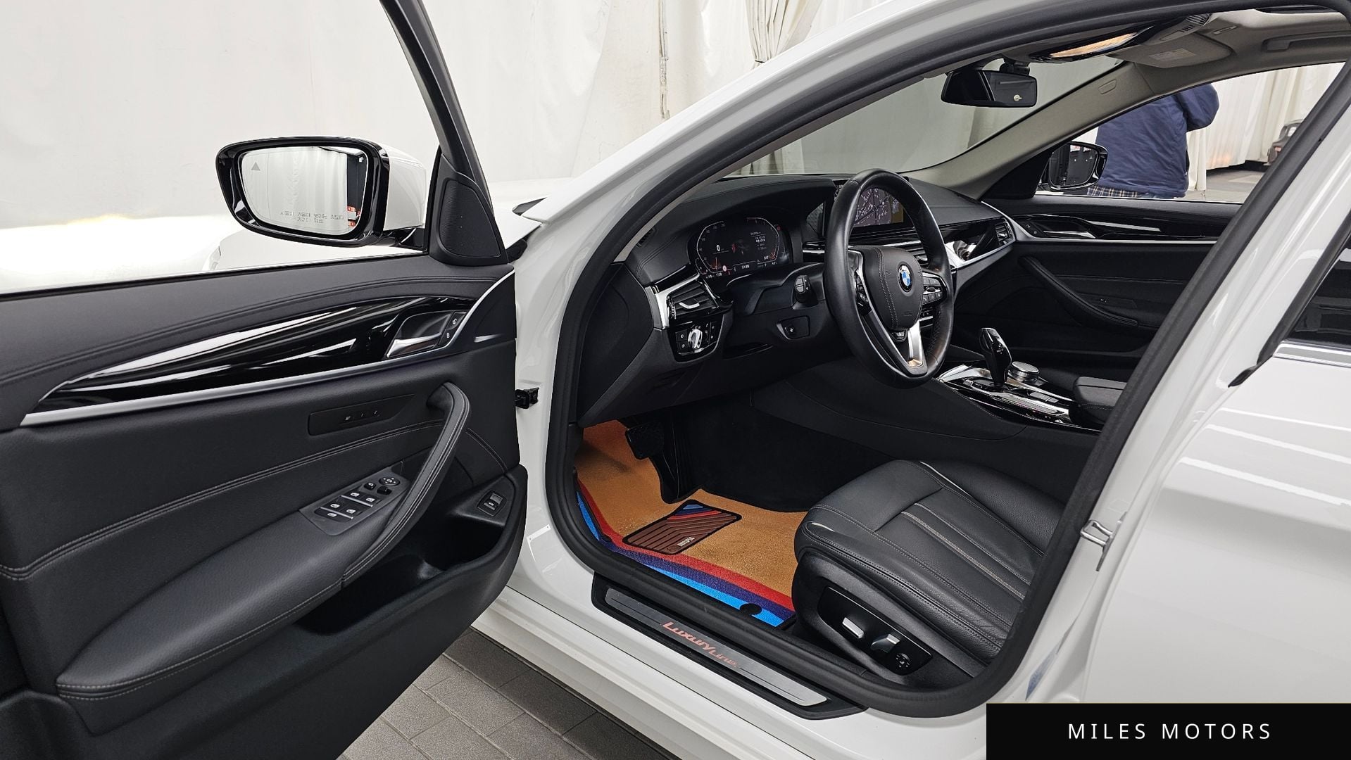 BMW 5 Series (G30) 2020 — миниатюра 10