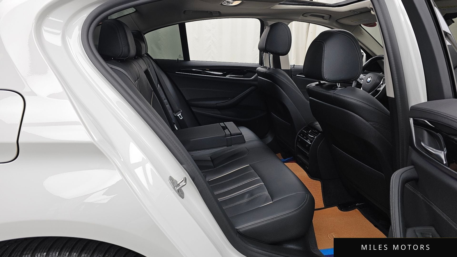 BMW 5 Series (G30) 2020 — миниатюра 12
