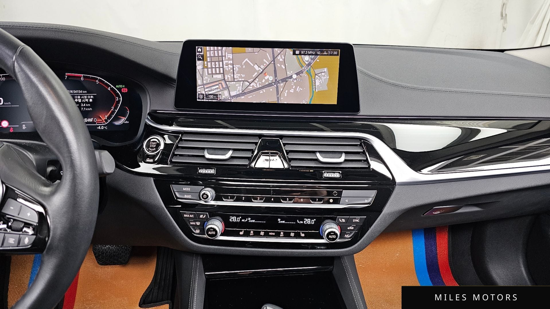 BMW 5 Series (G30) 2020 — миниатюра 14