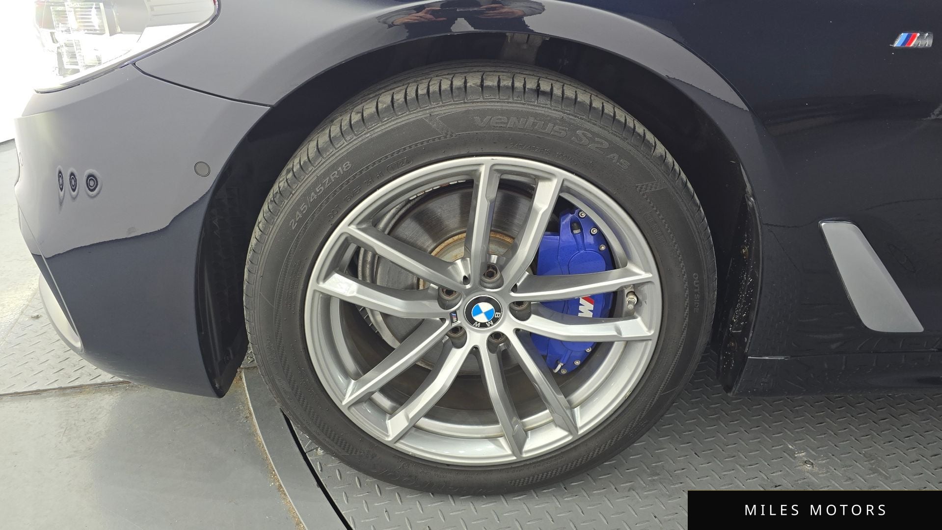 BMW 5 Series (G30) 2018 — миниатюра 5