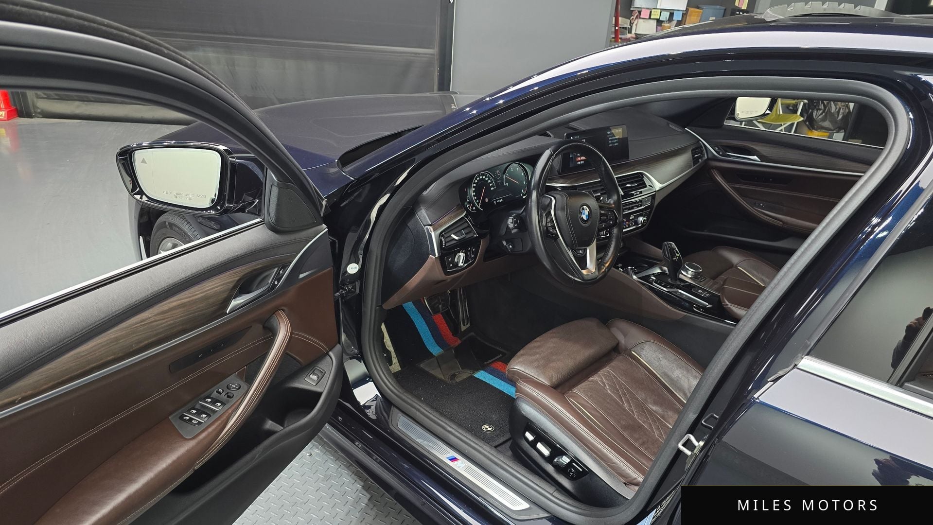 BMW 5 Series (G30) 2018 — миниатюра 10