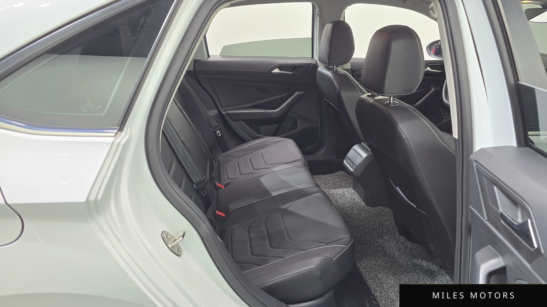 Volkswagen Jetta 2023 — миниатюра 12