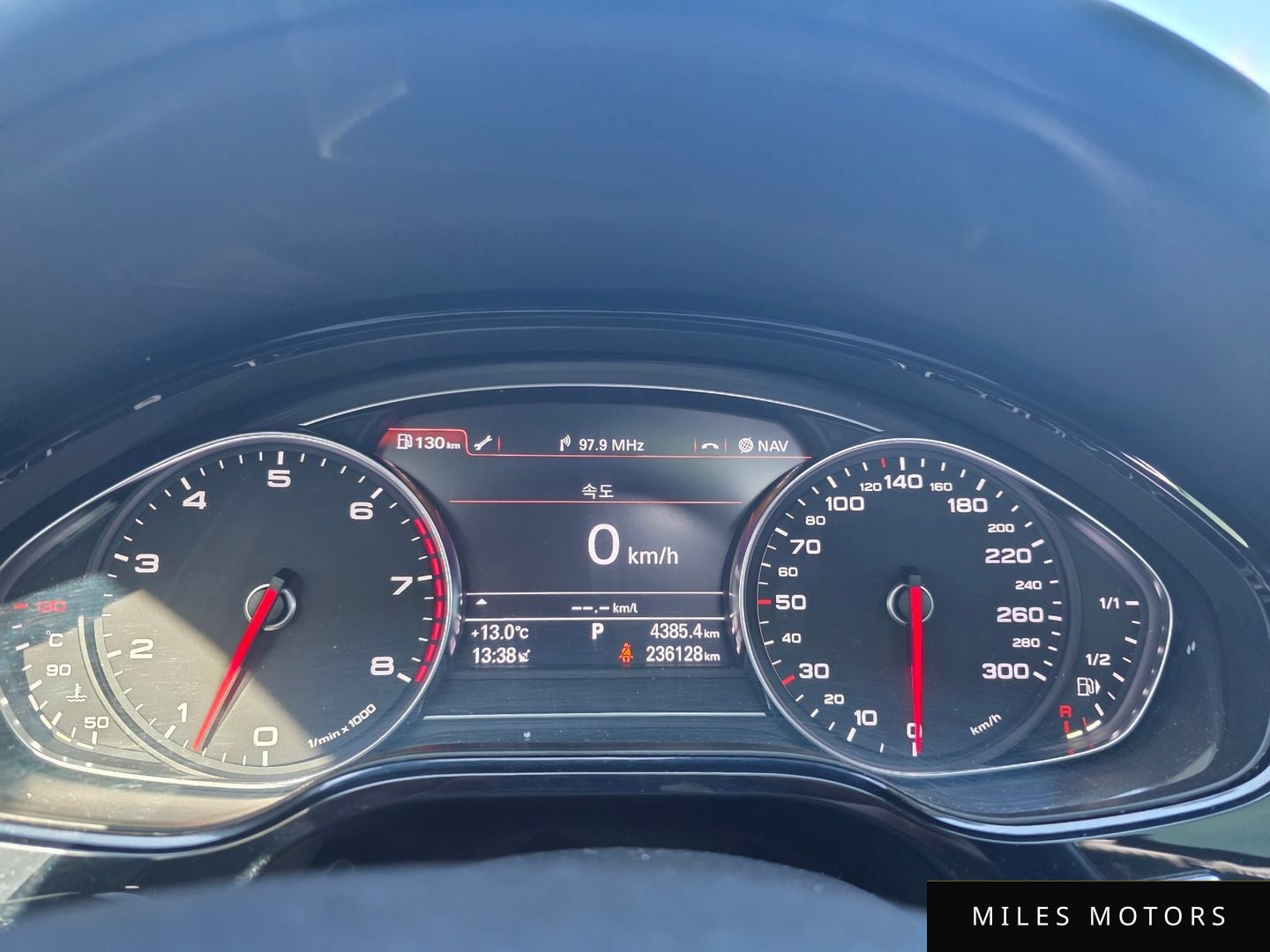 Audi A8 2011 — миниатюра 10