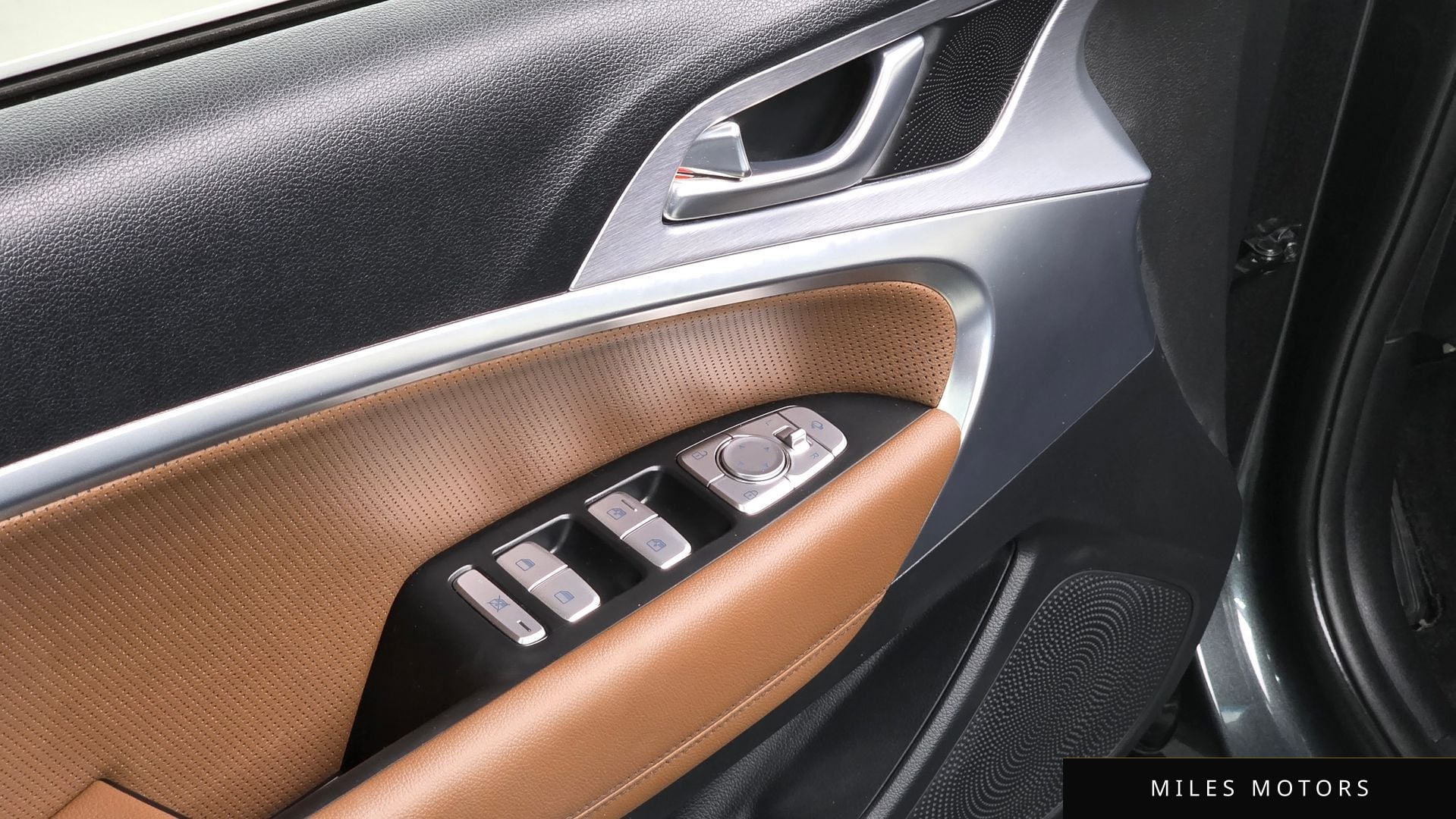 Genesis G70 2019 — миниатюра 17