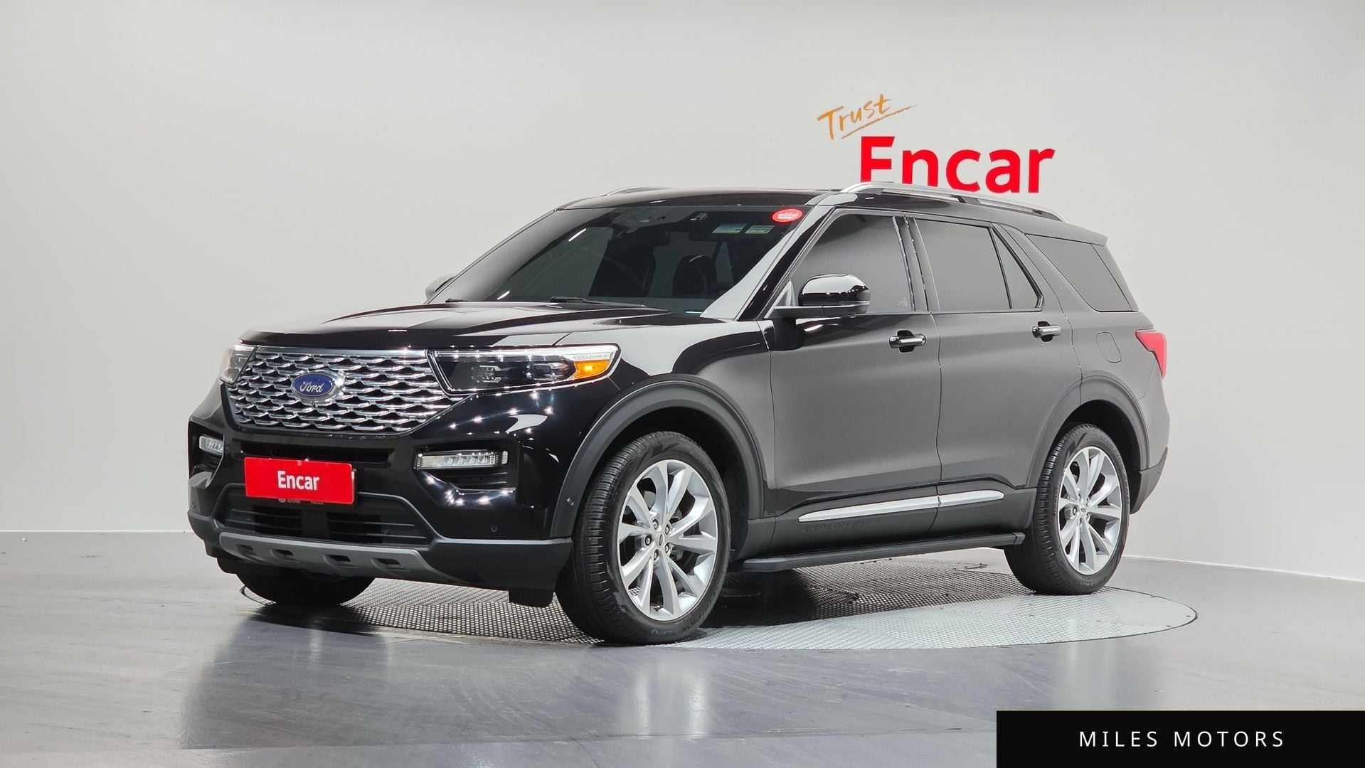 Ford Explorer 2022 — фото 1 из 12