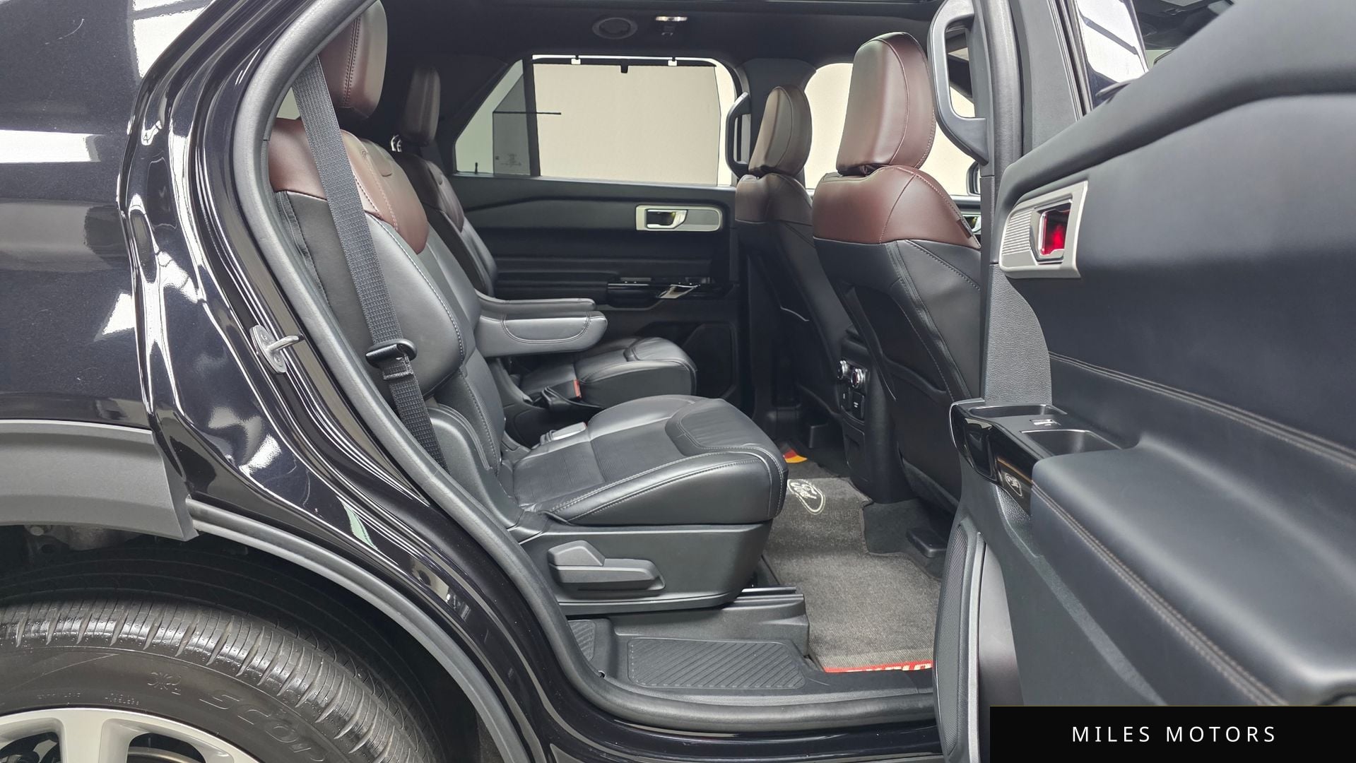 Ford Explorer 2022 — миниатюра 12