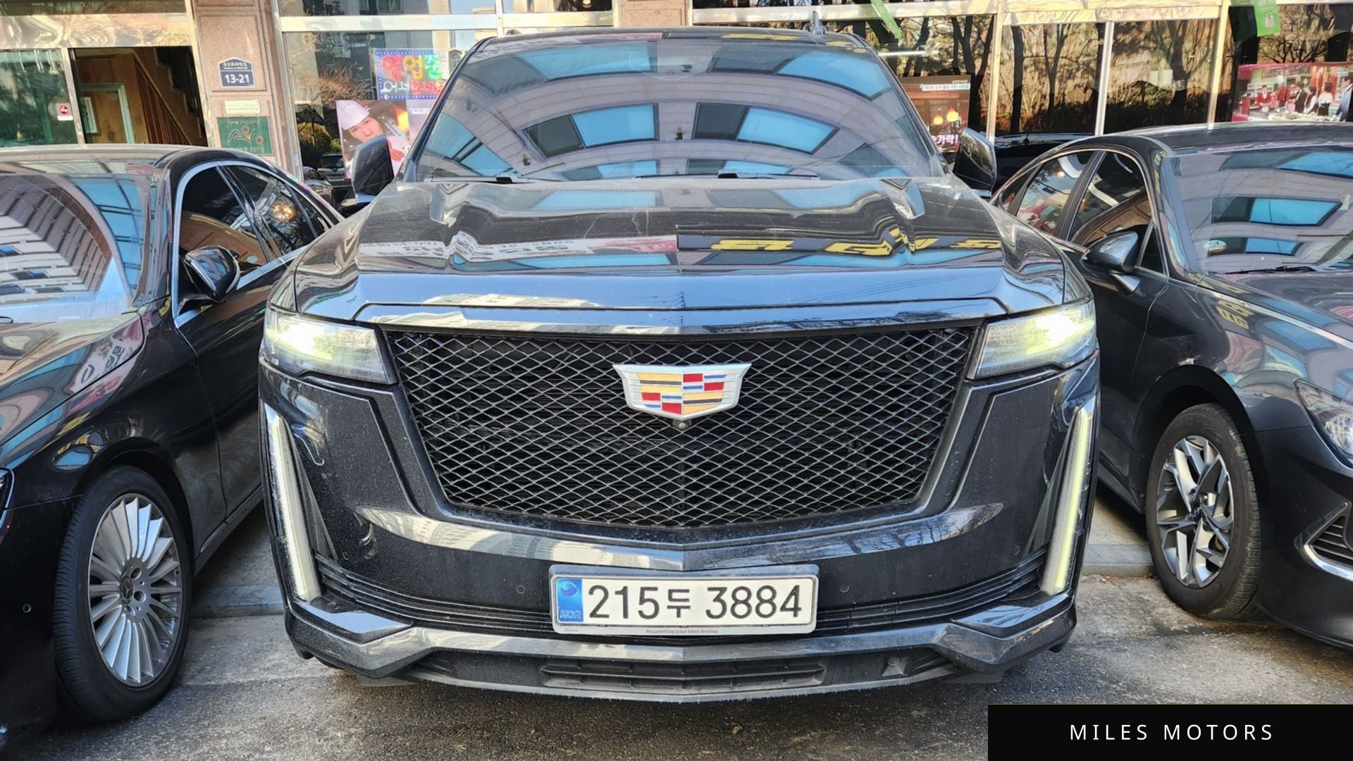 Cadillac Escalade 2023 — фото 1 из 12