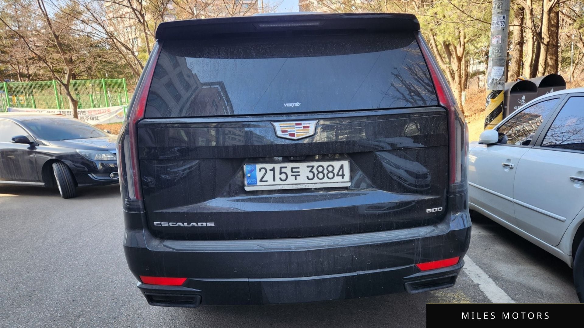 Cadillac Escalade 2023 — миниатюра 3