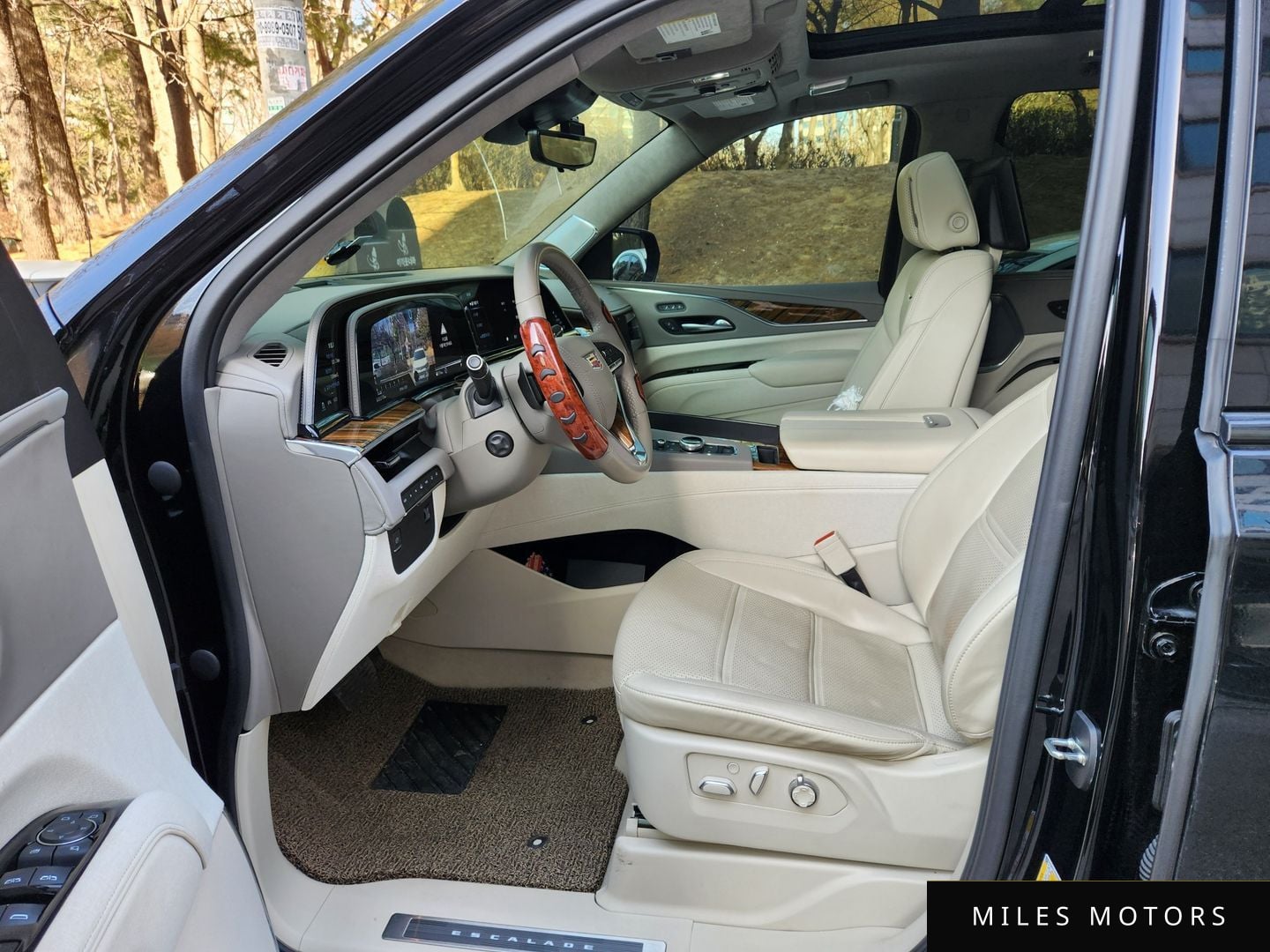 Cadillac Escalade 2023 — миниатюра 6