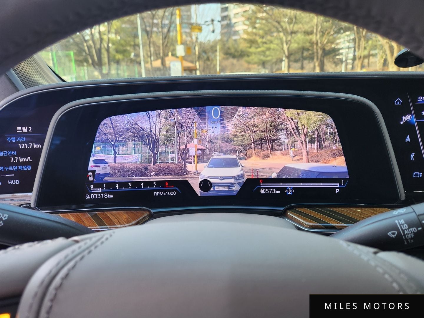 Cadillac Escalade 2023 — миниатюра 7