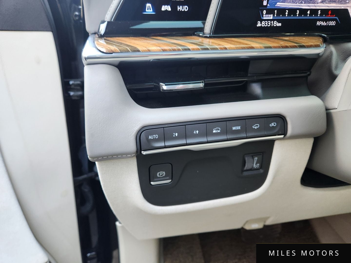 Cadillac Escalade 2023 — миниатюра 10