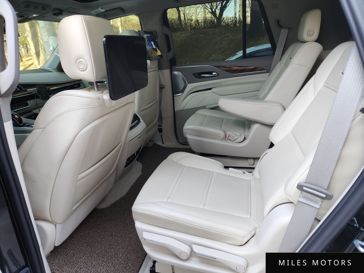 Cadillac Escalade 2023 — миниатюра 12