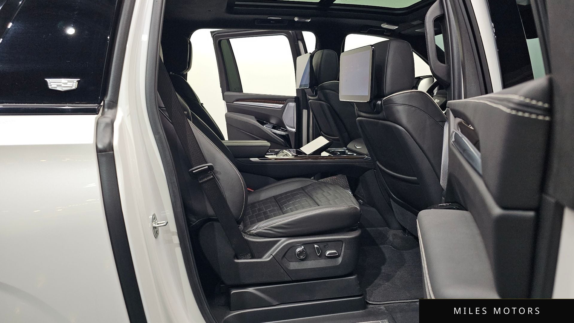 Cadillac 에스컬레이드 2025 — миниатюра 12