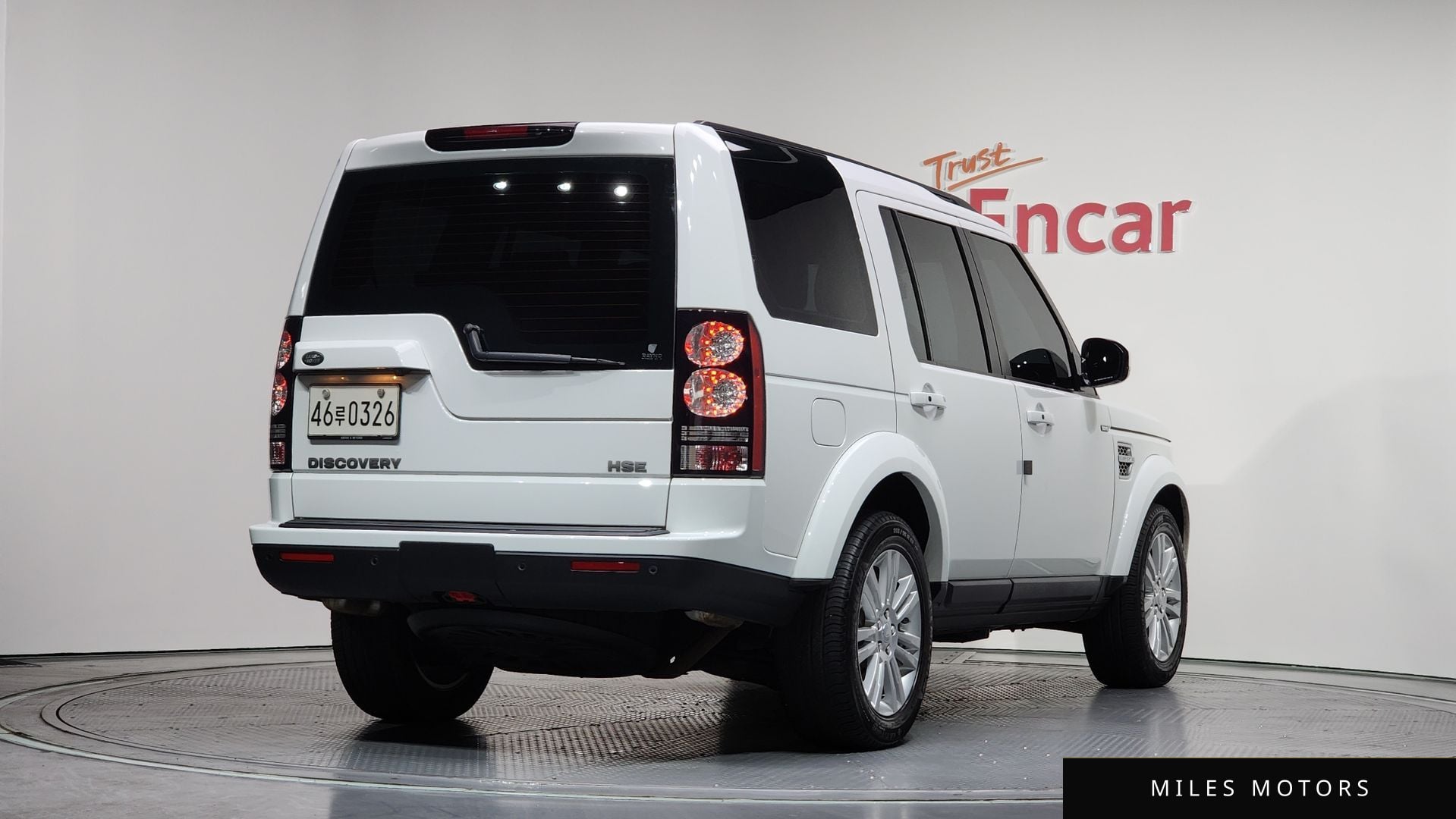 Land Rover Discovery 2016 — миниатюра 2