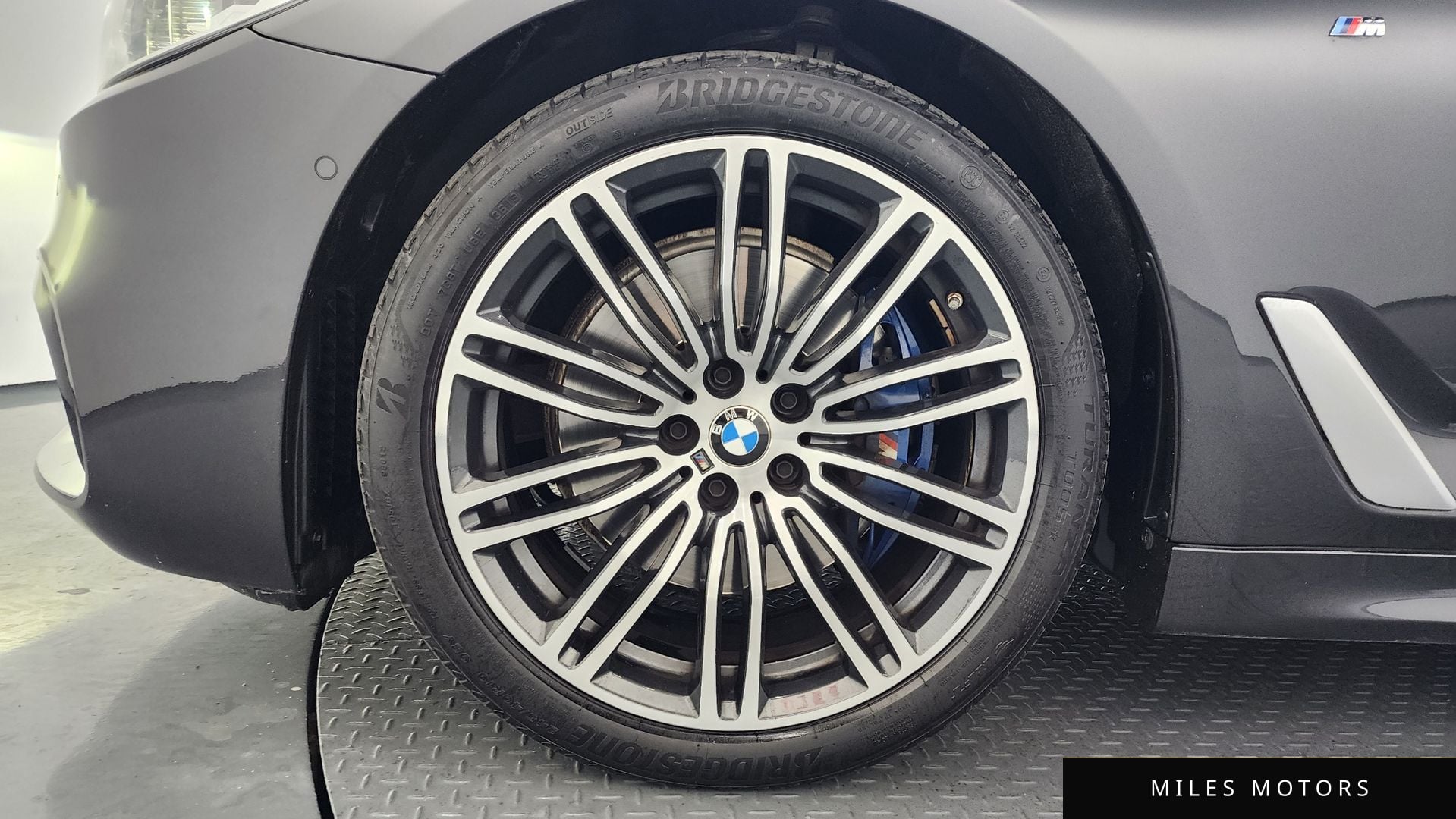 BMW 5시리즈 (G30) 2020 — миниатюра 5