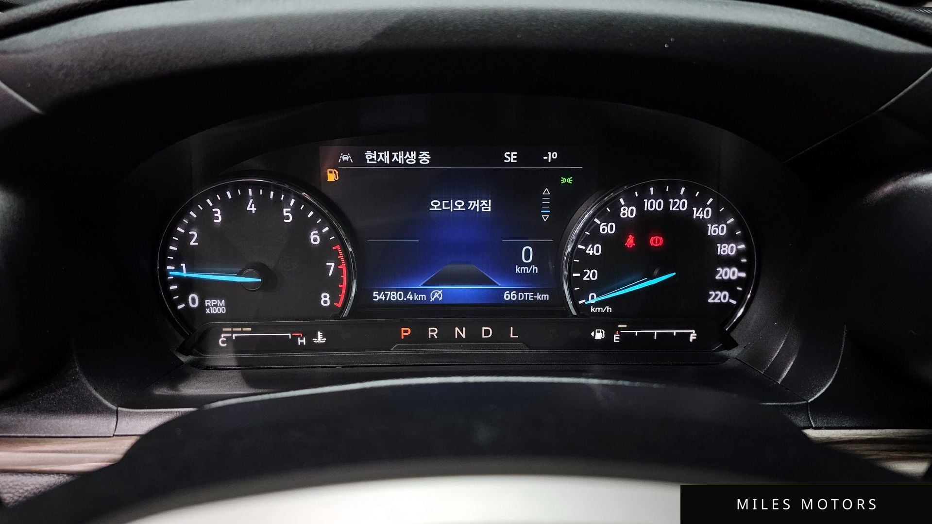 Ford Explorer 2021 — миниатюра 8