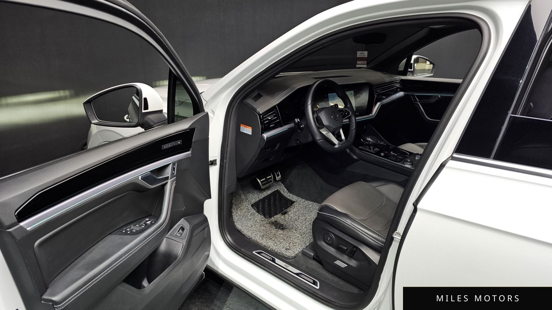 Volkswagen Touareg 2023 — миниатюра 10