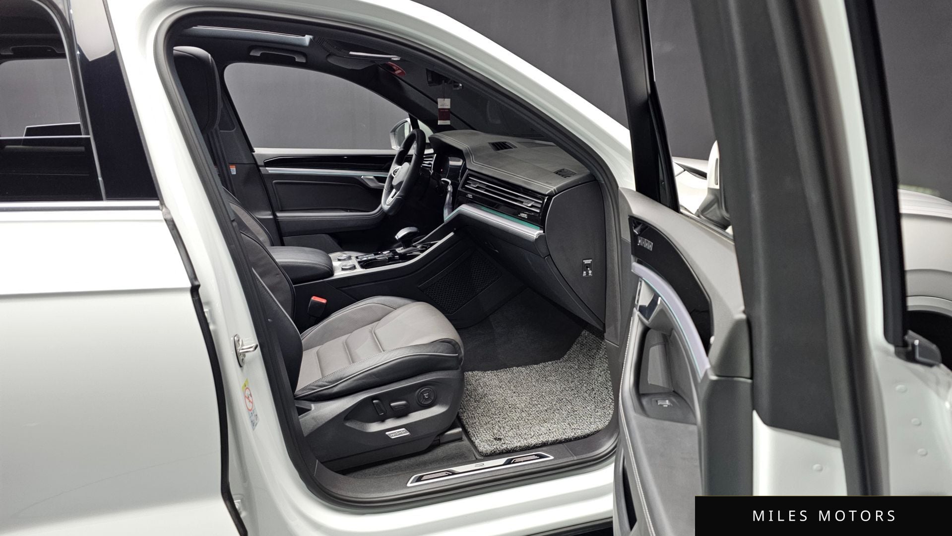 Volkswagen Touareg 2023 — миниатюра 11