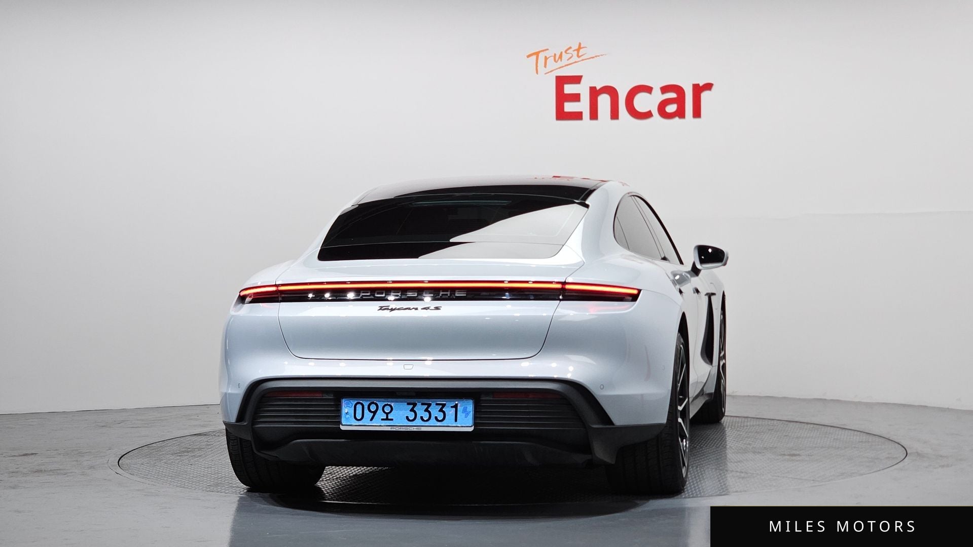 Porsche Taycan 2025 — миниатюра 4