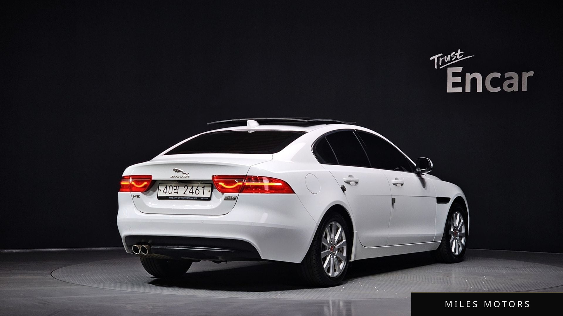 Jaguar XE 2017 — миниатюра 2