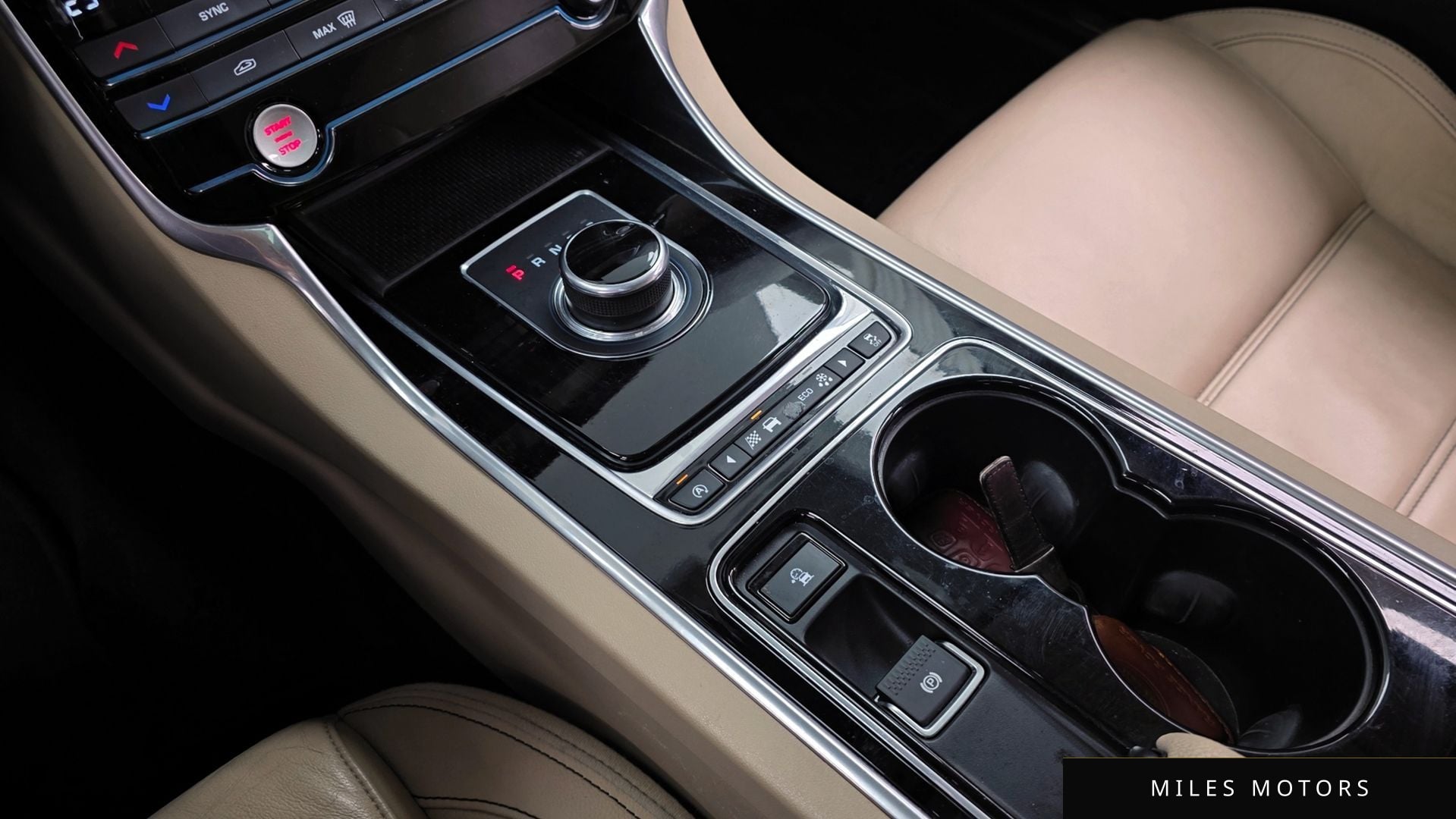 Jaguar XE 2017 — миниатюра 9