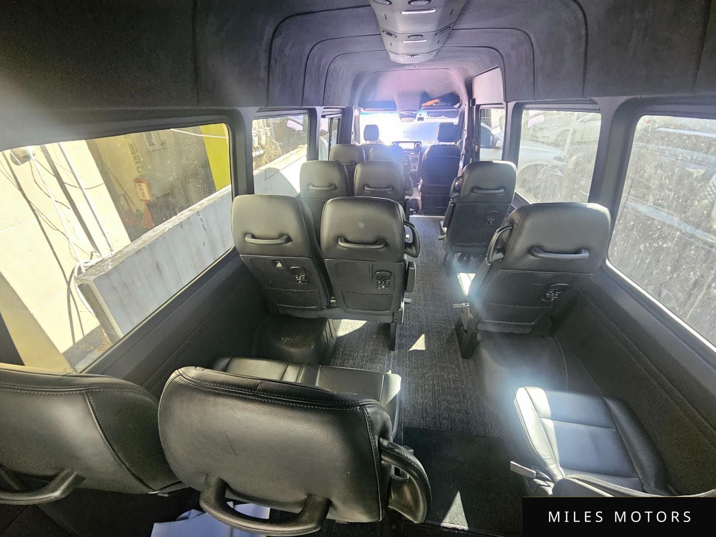 Mercedes-Benz Sprinter 2023 — миниатюра 9