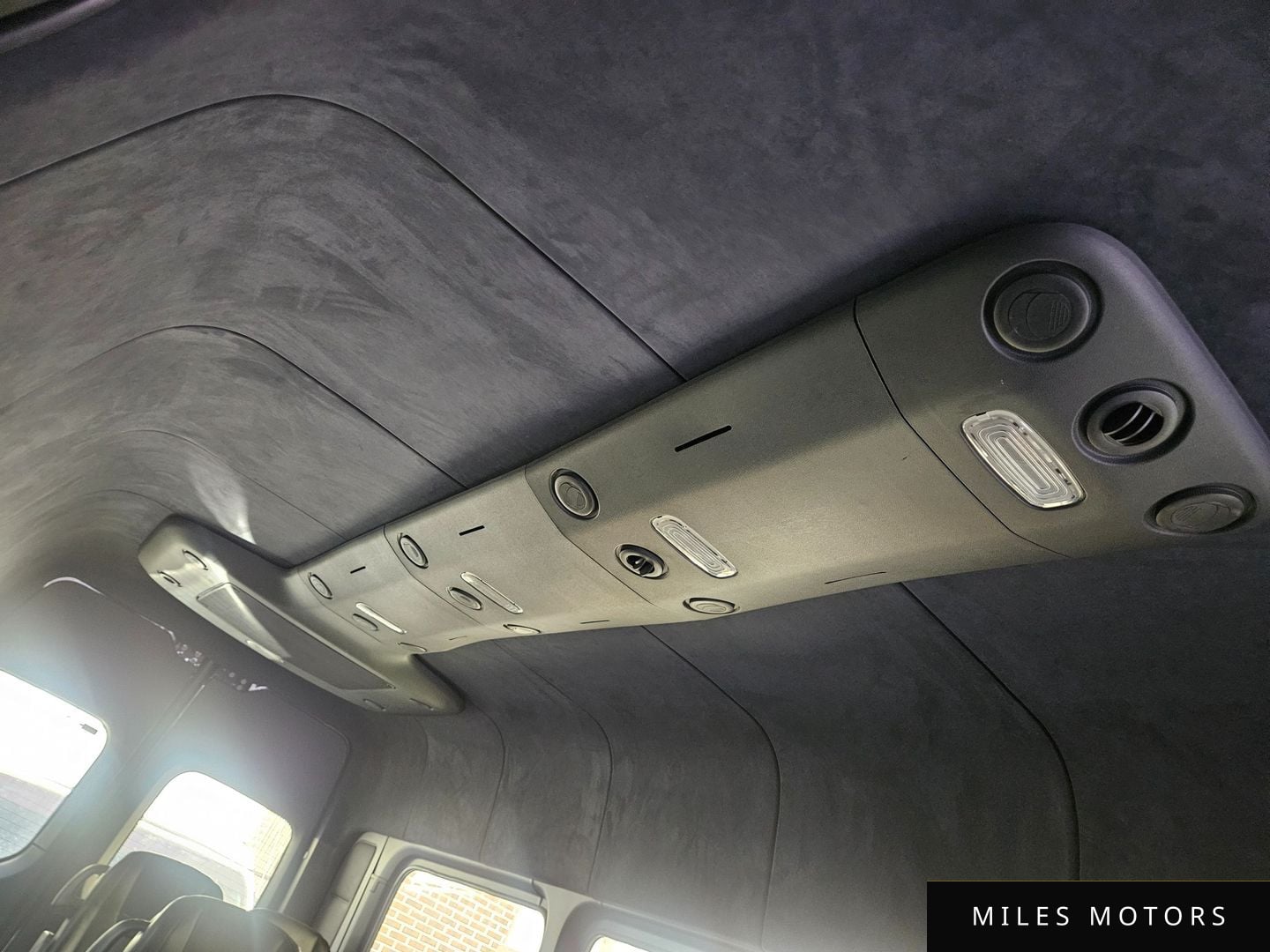 Mercedes-Benz Sprinter 2023 — миниатюра 11