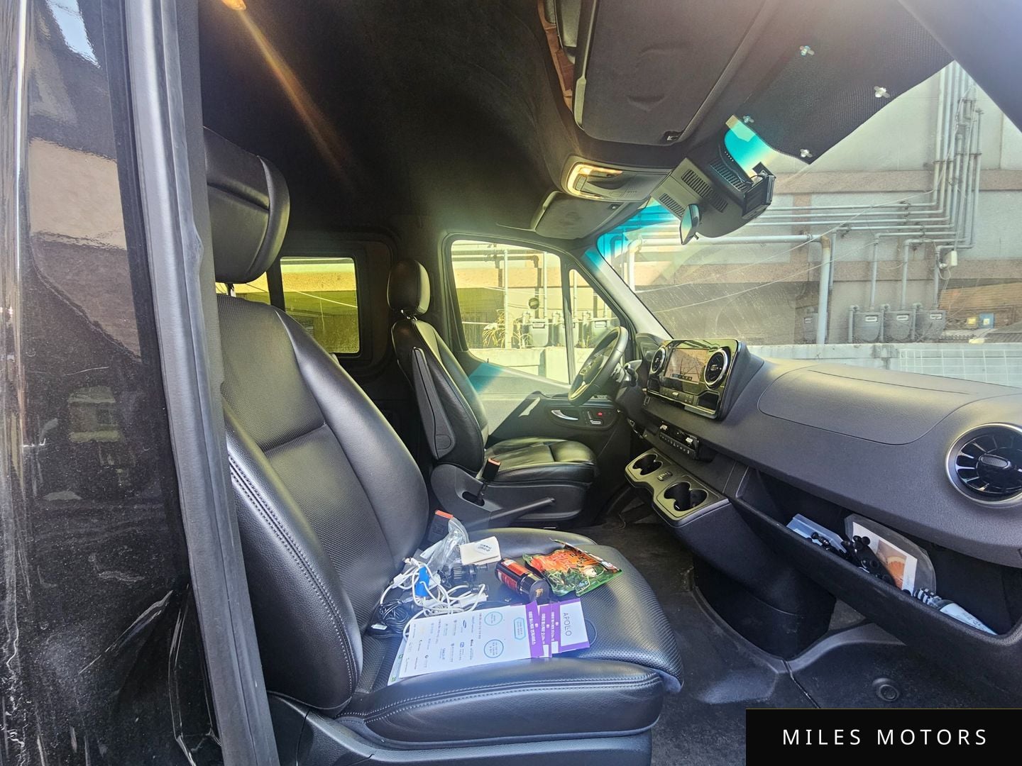 Mercedes-Benz Sprinter 2023 — миниатюра 12