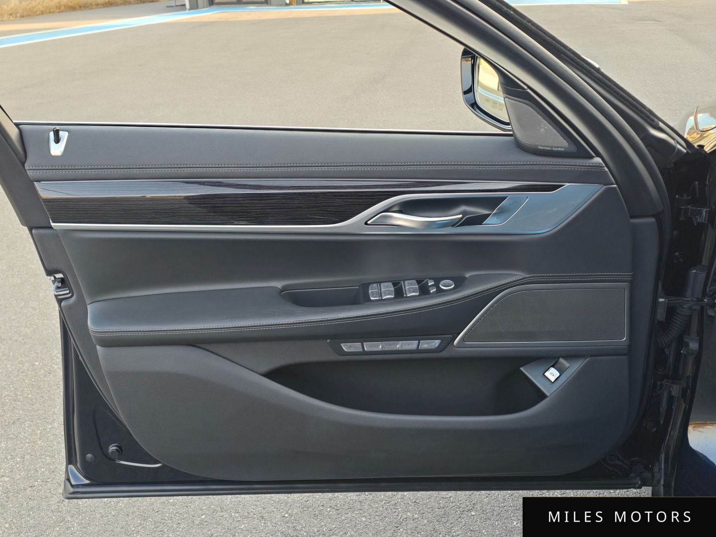 BMW 7 Series (G11) 2017 — миниатюра 10