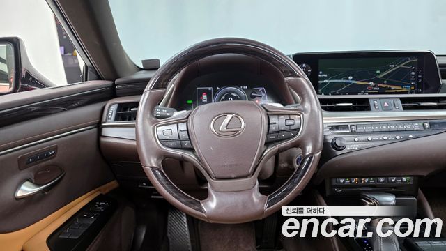 Лексус ES300h 2019 — миниатюра 13