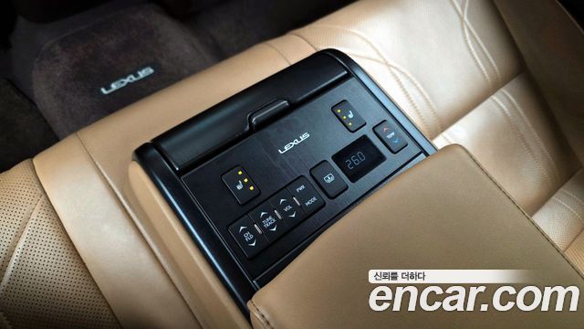 Лексус ES300h 2019 — миниатюра 19