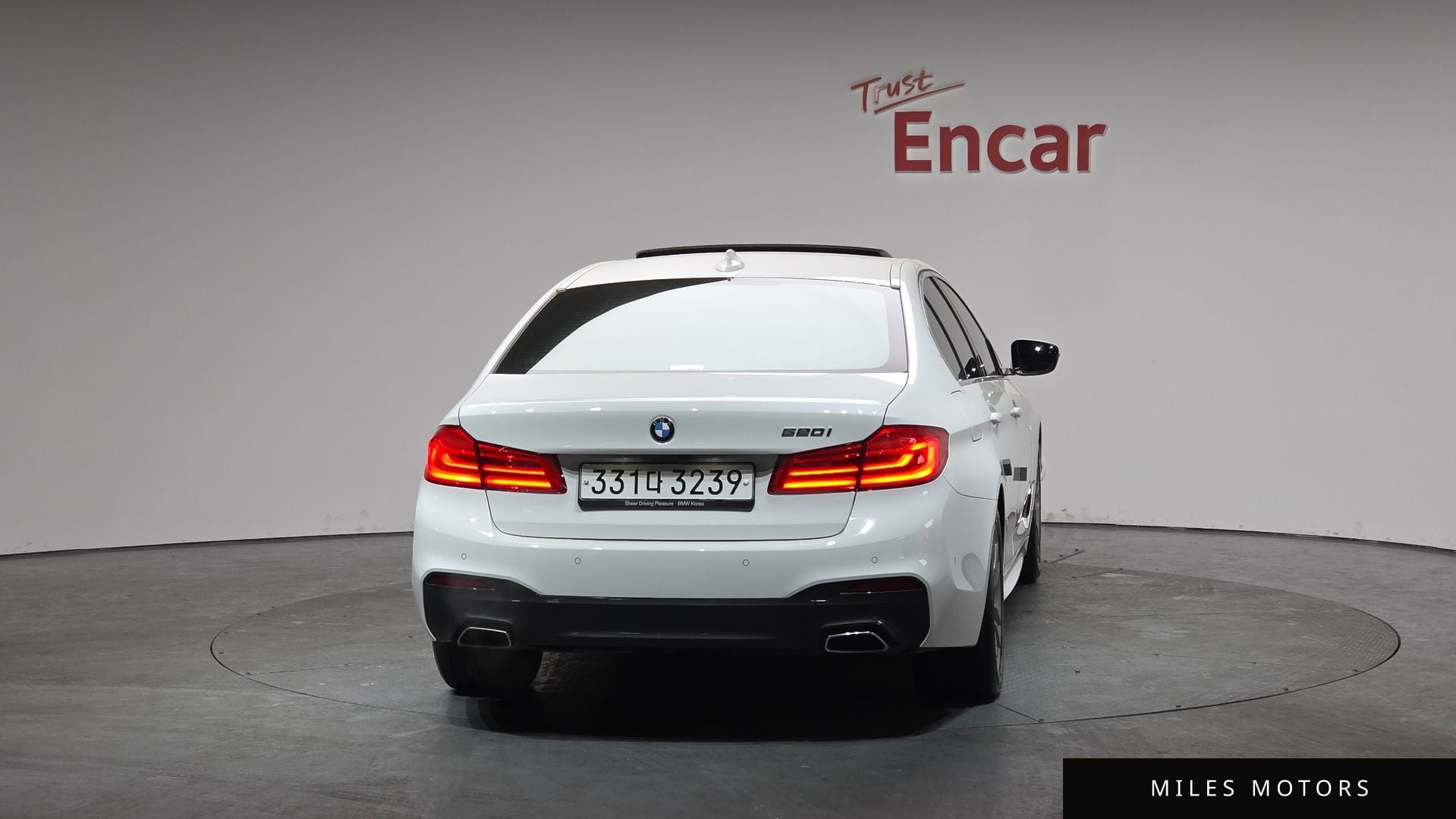 BMW 5 Series (G30) 2020 — миниатюра 3