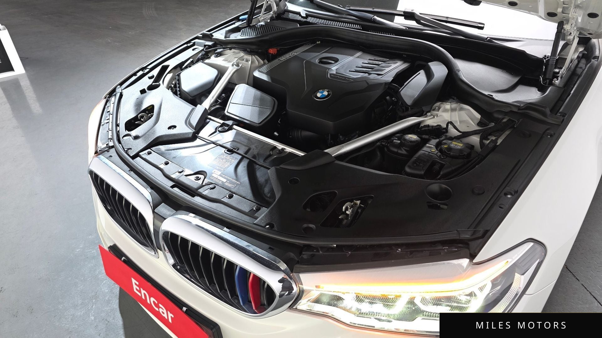 BMW 5 Series (G30) 2020 — миниатюра 5