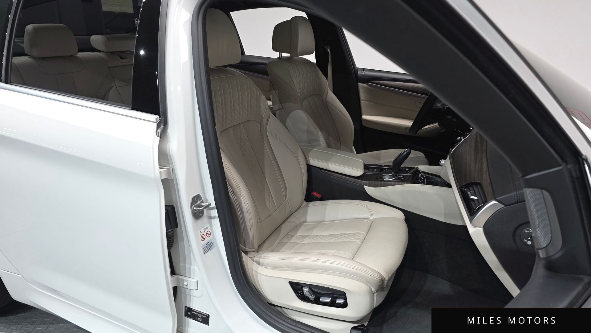 BMW 5 Series (G30) 2020 — миниатюра 12