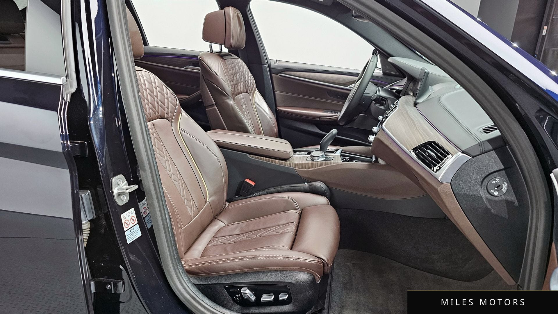 BMW 5 Series (G30) 2020 — миниатюра 10