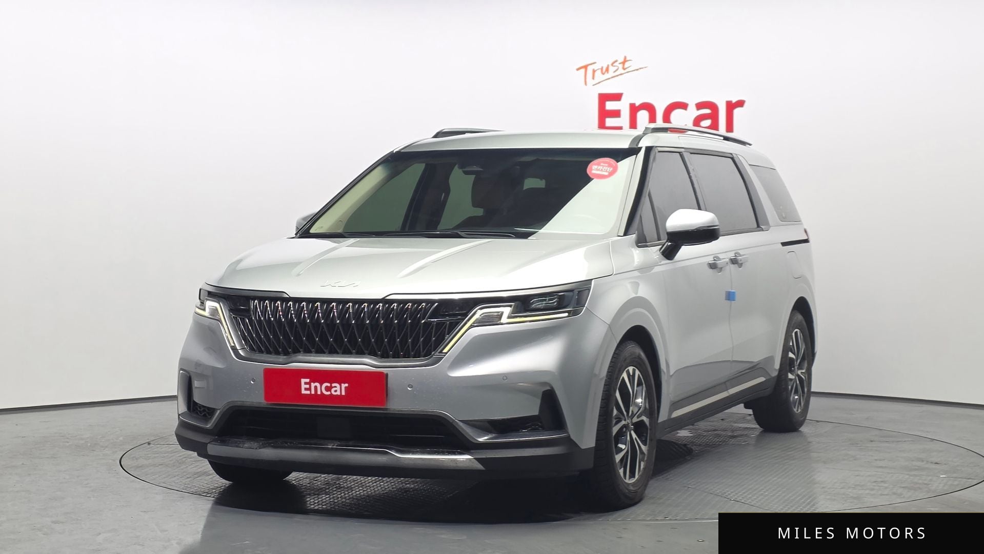 Kia Carnival 2022 — фото 1 из 12