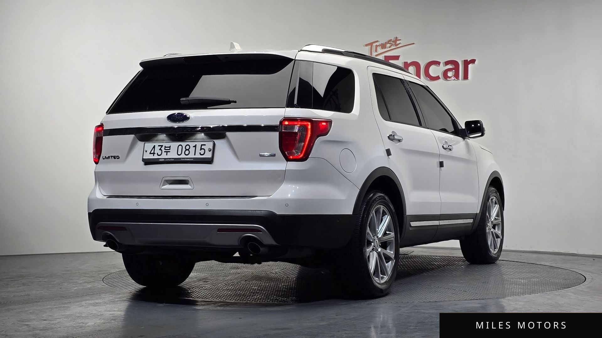 Ford Explorer 2016 — миниатюра 2