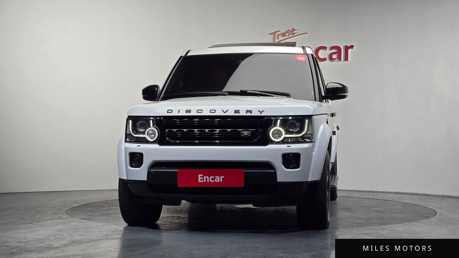 Land Rover Discovery 2015 — миниатюра 3