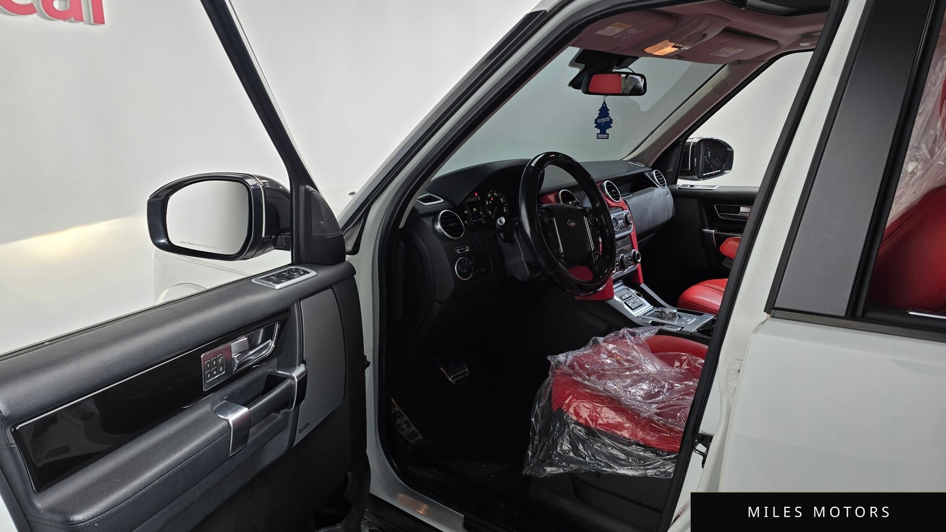 Land Rover Discovery 2015 — миниатюра 10