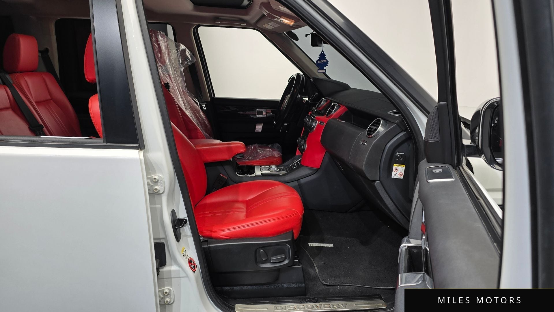 Land Rover Discovery 2015 — миниатюра 11